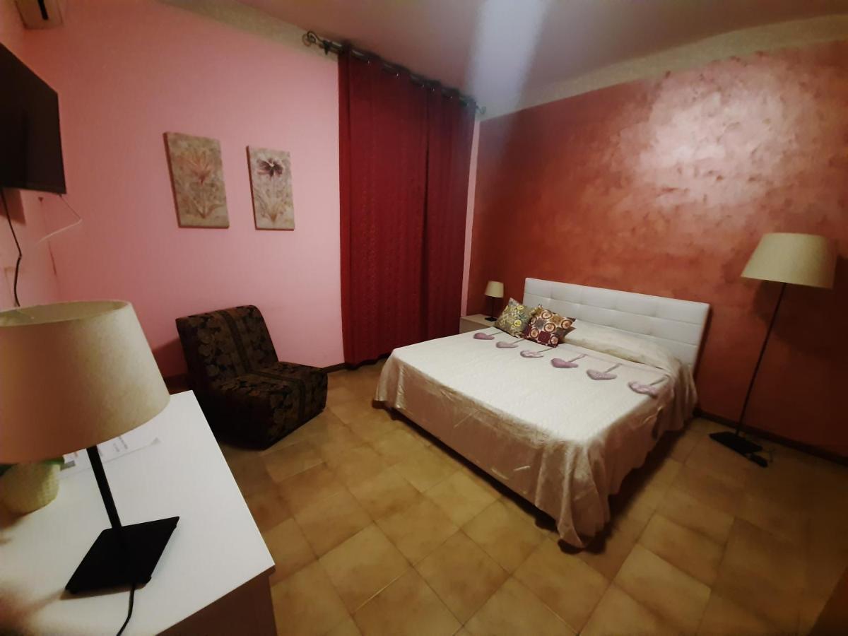 San Nicolo House Bed & Breakfast Aci Catena ภายนอก รูปภาพ
