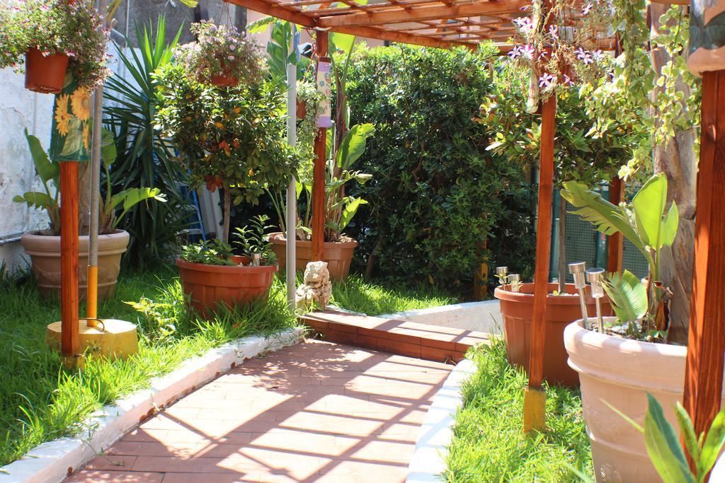 San Nicolo House Bed & Breakfast Aci Catena ภายนอก รูปภาพ