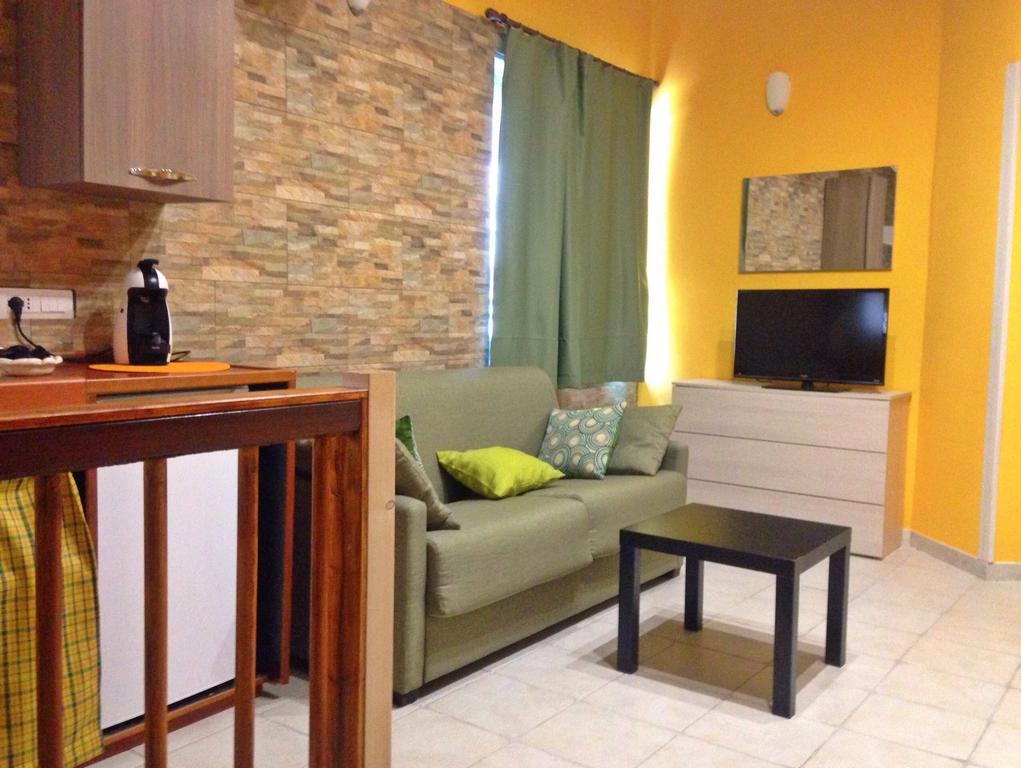 San Nicolo House Bed & Breakfast Aci Catena ภายนอก รูปภาพ