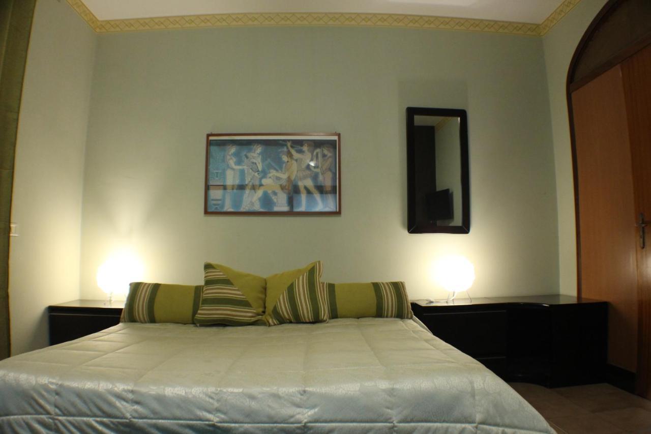 San Nicolo House Bed & Breakfast Aci Catena ภายนอก รูปภาพ