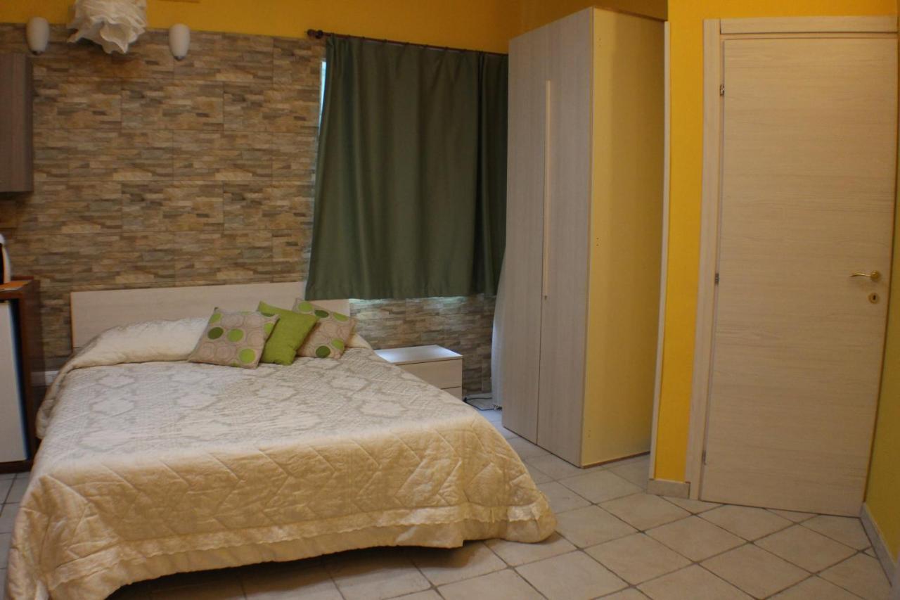 San Nicolo House Bed & Breakfast Aci Catena ภายนอก รูปภาพ