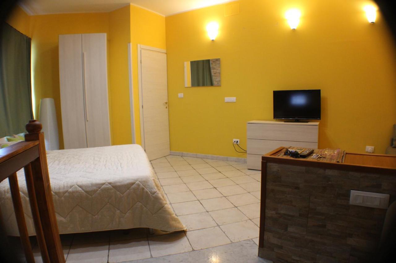 San Nicolo House Bed & Breakfast Aci Catena ภายนอก รูปภาพ